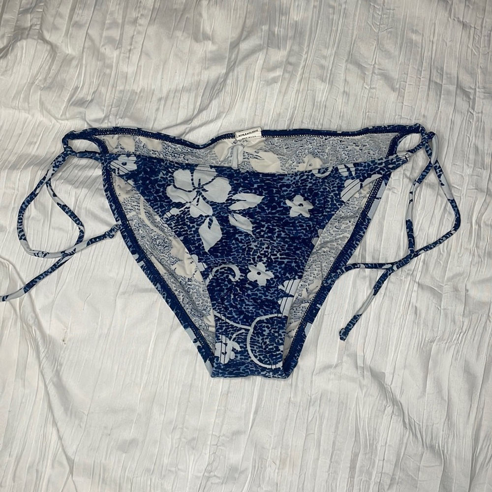 Women’s bikini bottoms